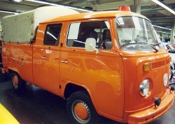 VW-T2-orange-Thiele-100305-01
